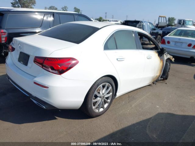 WDD3G4EB5KW024231 Mercedes-Benz A 220