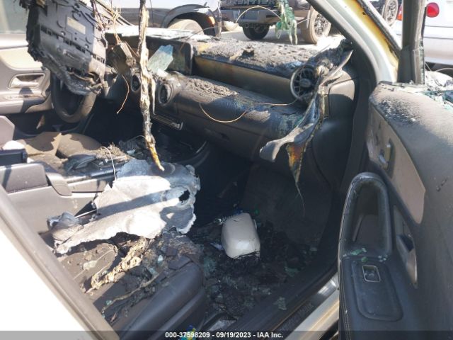 WDD3G4EB5KW024231 Mercedes-Benz A 220