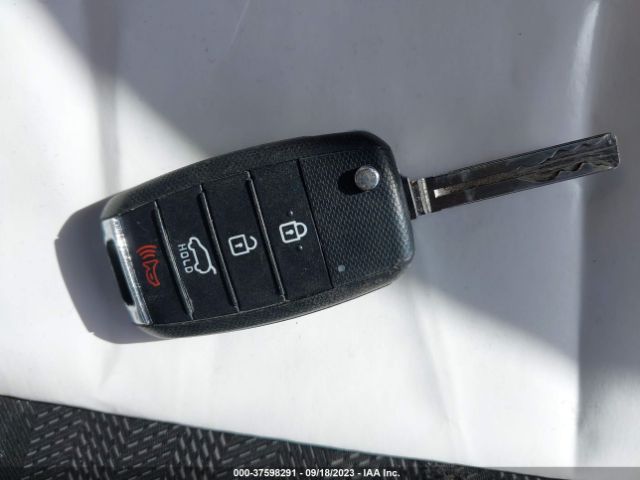 KNDPMCAC1L7680001 KIA Sportage Lx