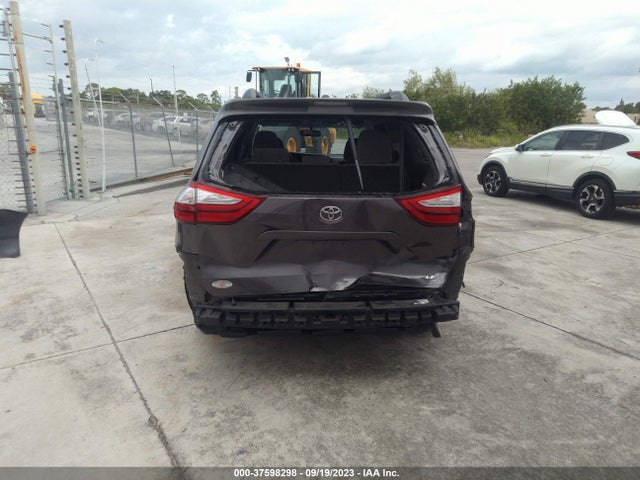 Toyota SIENNA LE 2015 5TDKK3DC6FS583673 Image 17