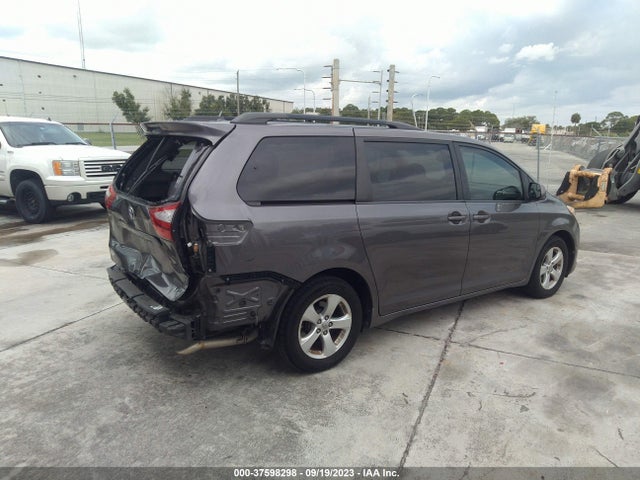 Toyota SIENNA LE 2015 5TDKK3DC6FS583673 Image 4
