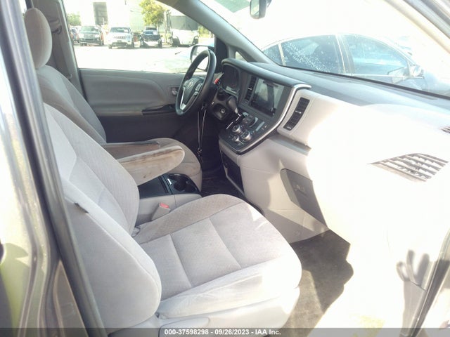 Toyota SIENNA LE 2015 5TDKK3DC6FS583673 Image 5