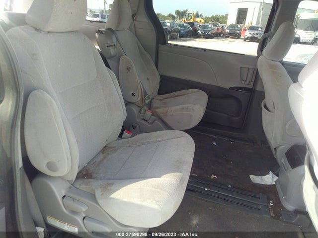 Toyota SIENNA LE 2015 5TDKK3DC6FS583673 Image 8