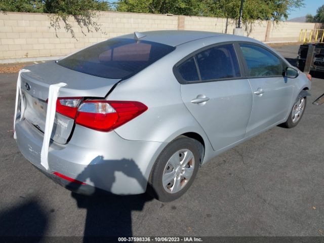 KNAFK4A69G5577604 KIA FORTE LX