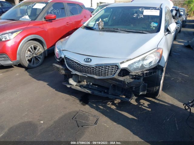KNAFK4A69G5577604 KIA FORTE LX