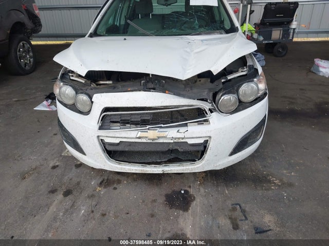 Chevrolet SONIC LS 2016 1G1JA6SH5G4169434 Image 6