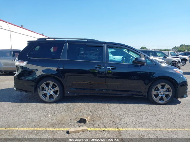 Toyota SIENNA SE 2017 5TDXZ3DC3HS766811 Image 13