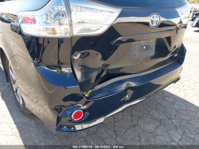Toyota SIENNA SE 2017 5TDXZ3DC3HS766811 Image 6
