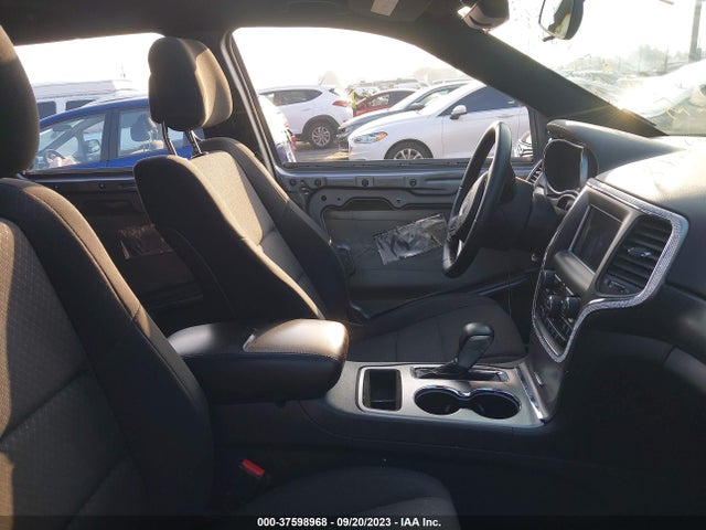 1C4RJFAG0JC437323 Jeep Grand Cherokee Laredo
