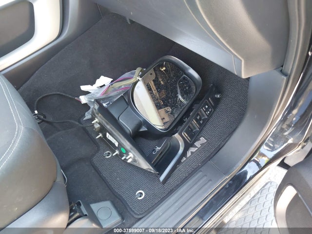 Nissan TITAN SV 2017 1N6AA1E64HN514501 Image 12