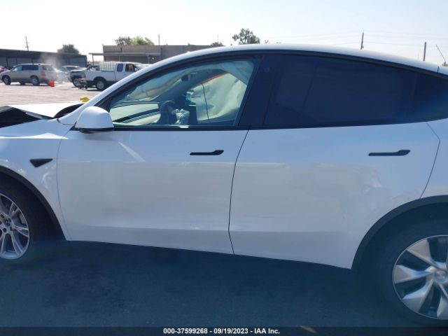 7SAYGDEE9NF353990 Tesla Model Y Long Range