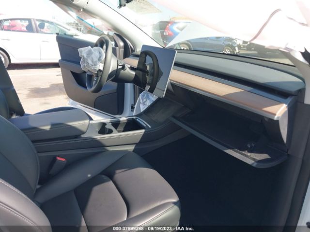 7SAYGDEE9NF353990 Tesla Model Y Long Range