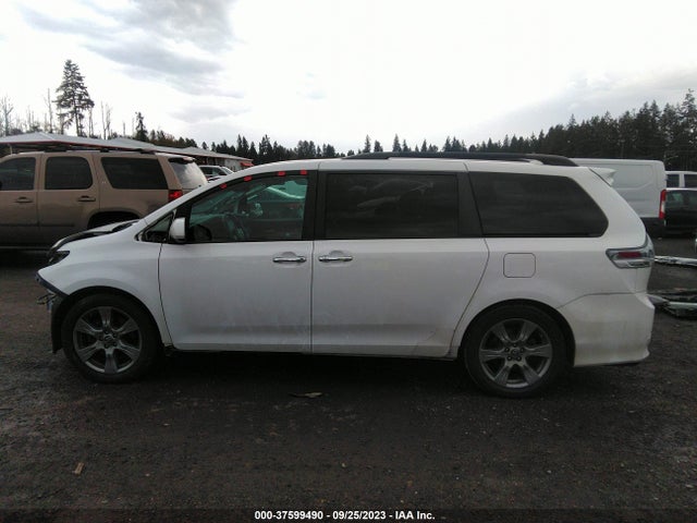 Toyota SIENNA SE 2018 5TDXZ3DC1JS925024 Image 15