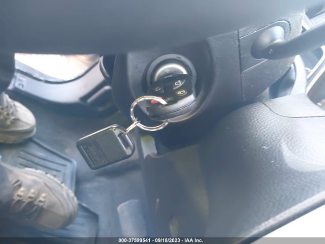 2013 FORD FOCUS SE VIN: 1FADP3F27DL283532
