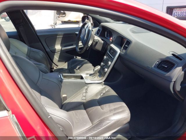 YV1902TS0F1340276 Volvo S60 T6 R-design Platinum