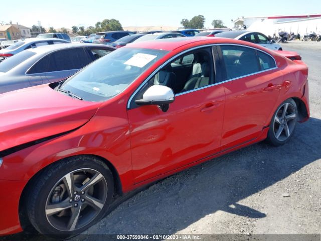 YV1902TS0F1340276 Volvo S60 T6 R-design Platinum