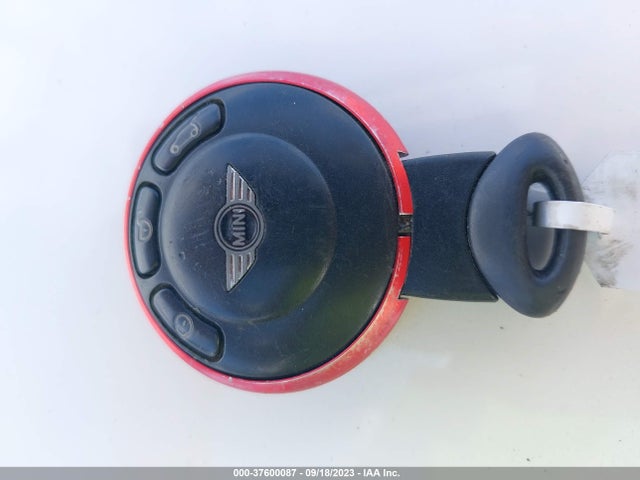 2011 MINI COOPER S WMWSV3C59BTY24399 Photo 10