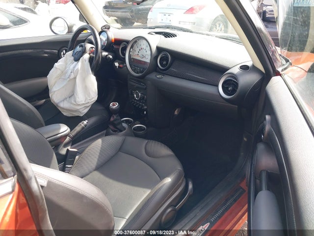 2011 MINI COOPER S WMWSV3C59BTY24399 Photo 4