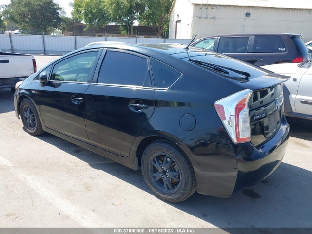 Toyota Prius Four 2015 JTDKN3DU9F1989069 Image 3
