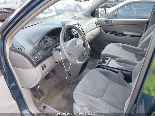 2004 TOYOTA SIENNA CE/LE VIN: 5TDZA23C44S080752