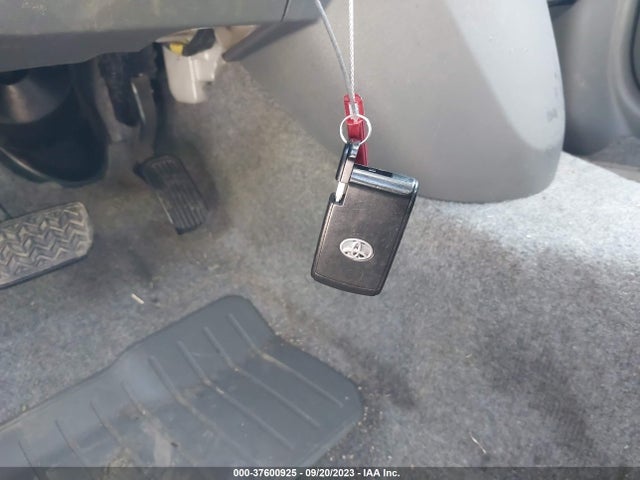 2004 TOYOTA PRIUS VIN: JTDKB20U140078326