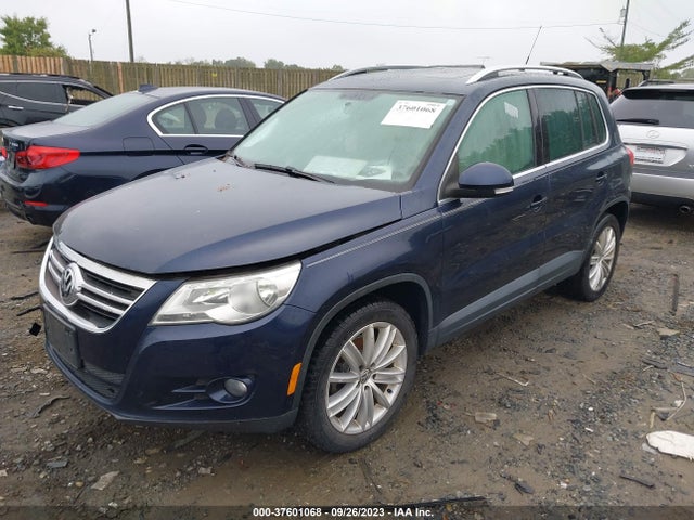 2011 VOLKSWAGEN TIGUAN SE VIN: WVGBV7AX8BW537239