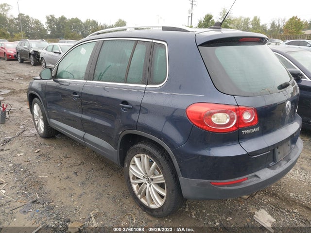 2011 VOLKSWAGEN TIGUAN SE VIN: WVGBV7AX8BW537239