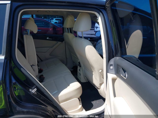 WVGSV7AX6HK026242 Volkswagen Tiguan Wolfsburg Edition
