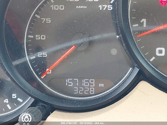 37601307 :رقم المزاد ، WP1AA2A20CLA08095 vin ، 2012 Porsche Cayenne مزاد بيع