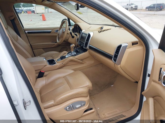 37601307 :رقم المزاد ، WP1AA2A20CLA08095 vin ، 2012 Porsche Cayenne مزاد بيع
