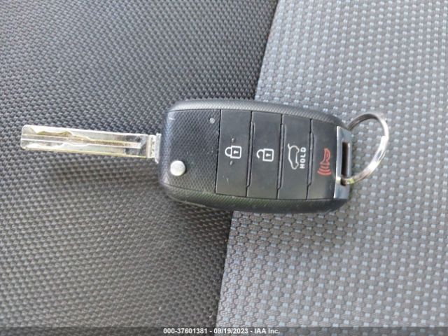 KNDPB3AC7E7669223 KIA Sportage Lx