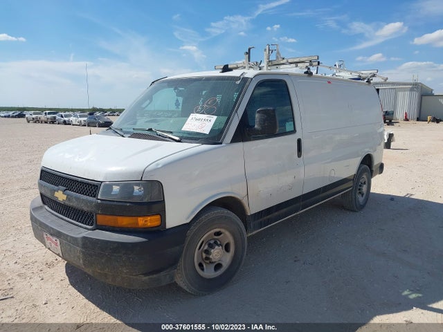Chevrolet EXPRESS CARGO VAN 2019 1GCWGAFP0K1303793 Image 2