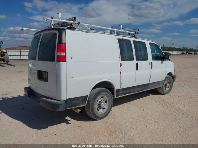 Chevrolet EXPRESS CARGO VAN 2019 1GCWGAFP0K1303793 Image 4