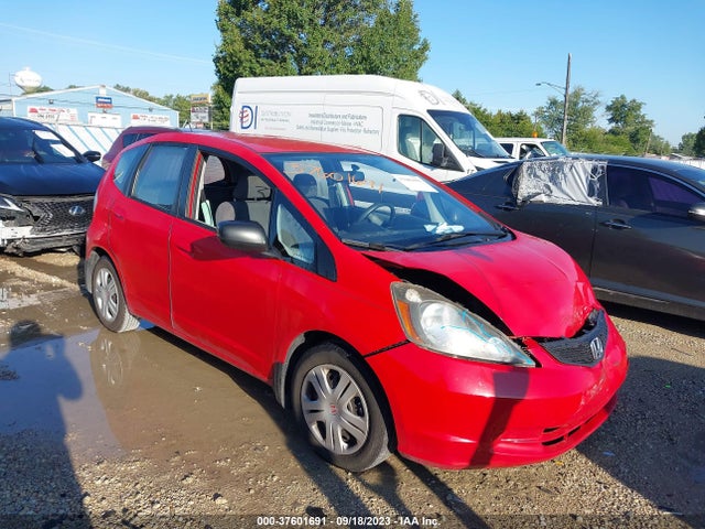 2011 HONDA FIT VIN: JHMGE8H39BS010089