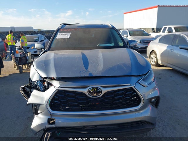 Toyota Highlander Xle 2022 5TDGZRAH8NS123126 Image 12