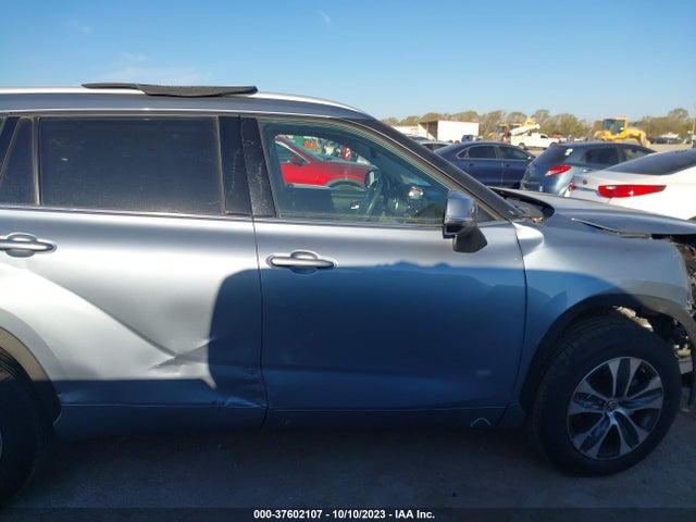 Toyota Highlander Xle 2022 5TDGZRAH8NS123126 Image 13