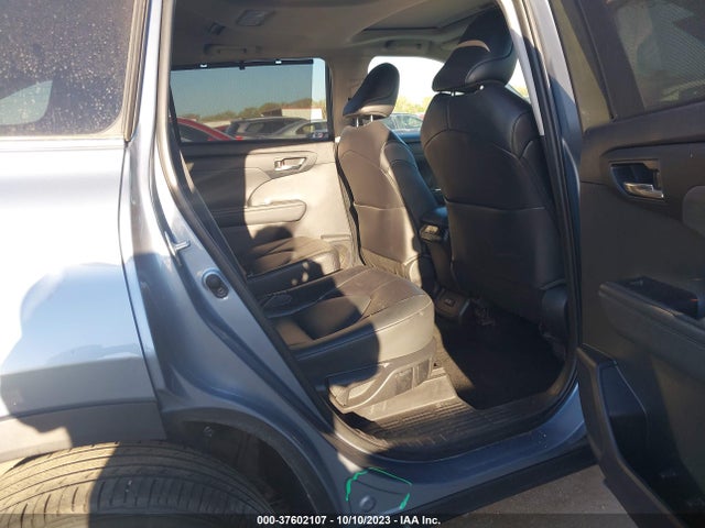 Toyota Highlander Xle 2022 5TDGZRAH8NS123126 Image 8