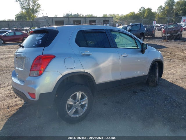 Chevrolet TRAX LS 2019 3GNCJNSB4KL336852 Image 4