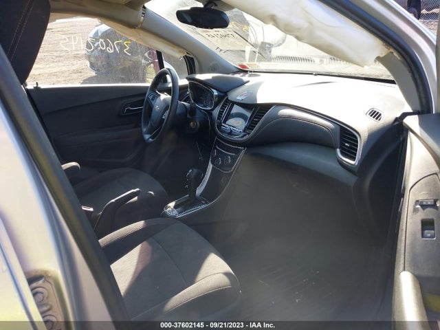 Chevrolet TRAX LS 2019 3GNCJNSB4KL336852 Image 5