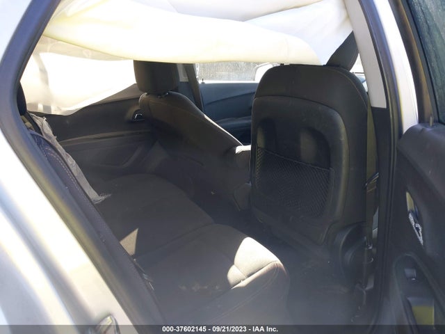 Chevrolet TRAX LS 2019 3GNCJNSB4KL336852 Image 8