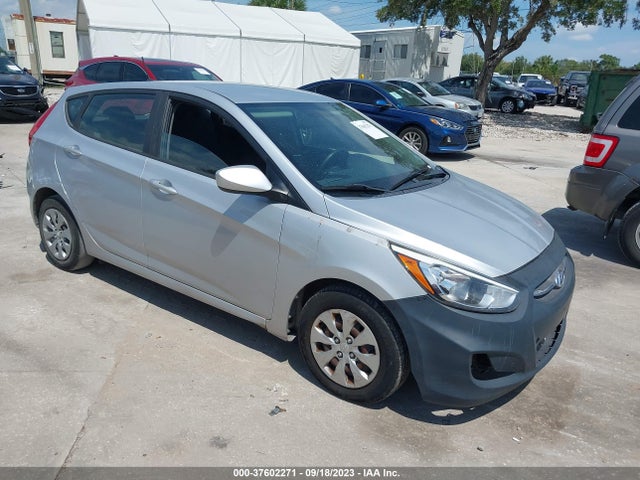 Hyundai ACCENT SE 2017 KMHCT5AE2HU312512 zdjęcie główne