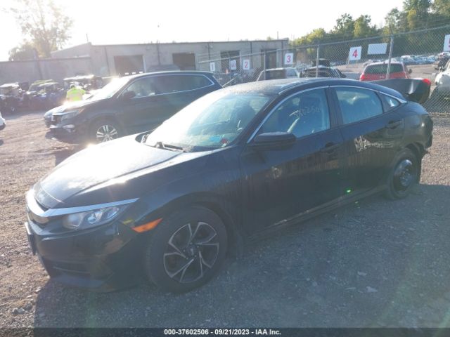19XFC2F55JE203698 Honda Civic Sedan Lx