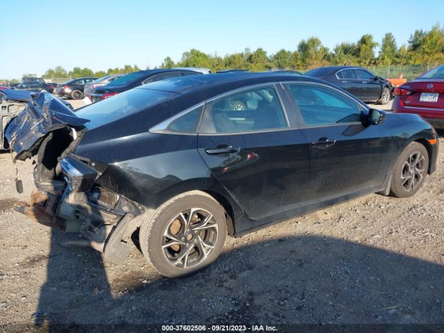 19XFC2F55JE203698 Honda Civic Sedan Lx