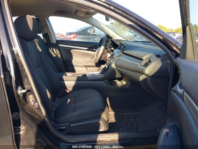 19XFC2F55JE203698 Honda Civic Sedan Lx