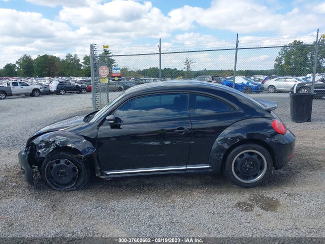 2012 VOLKSWAGEN BEETLE VIN: 3VWAX7AT6CM635630