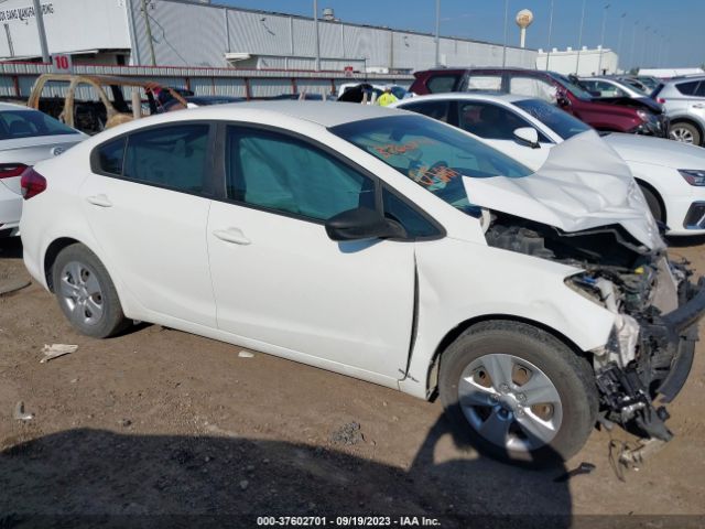 3KPFK4A76JE211588 KIA FORTE LX