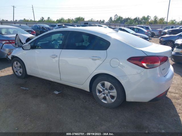 3KPFK4A76JE211588 KIA FORTE LX