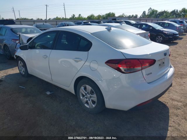 3KPFK4A76JE211588 KIA FORTE LX