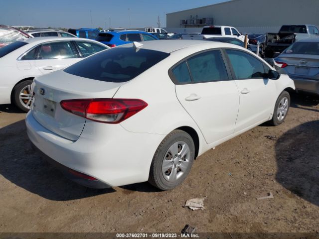 3KPFK4A76JE211588 KIA FORTE LX