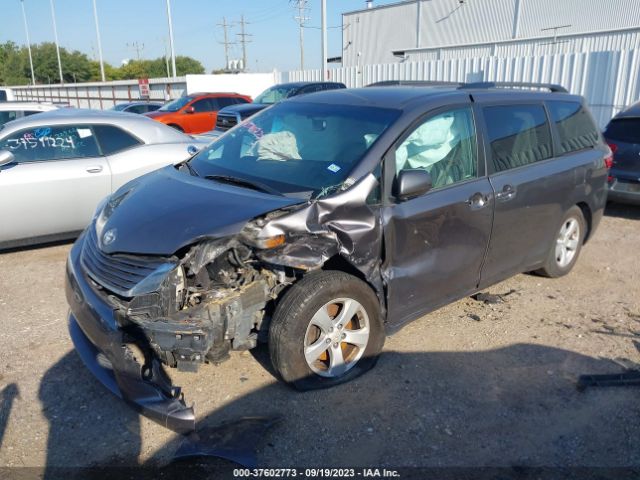 5TDKZ3DC4HS771722 Toyota SIENNA LE
